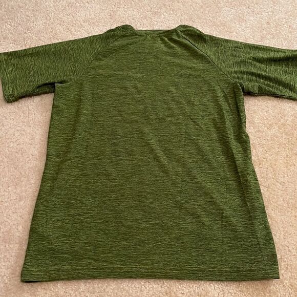 REEBOK SIZE MEDIUM 10/12 SHIRT - Picture 7 of 8